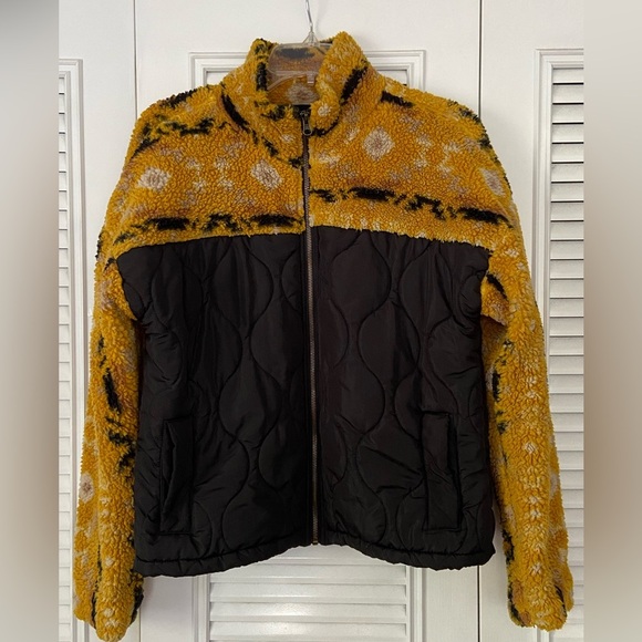 Thread & Supply Aztec Print Yellow and Black Fleece and Quilted Jacket Size S - Picture 1 of 14
